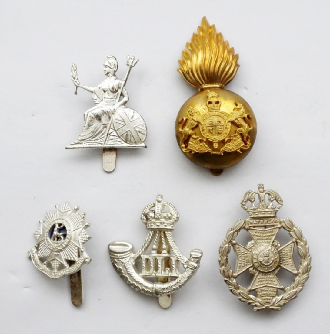 (5) BRITISH ARMY / REGIMENT CAP BADGE (1 of 2)