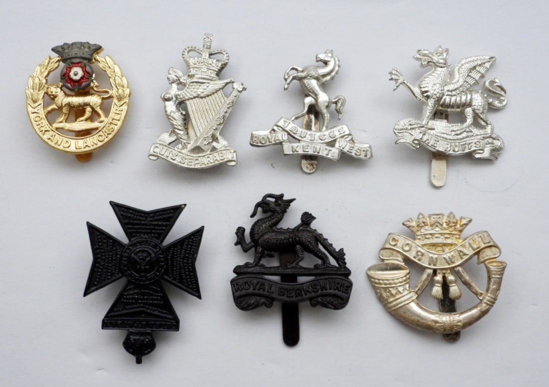 (7) BRITISH ARMY / REGIMENT CAP BADGE (1 of 2)