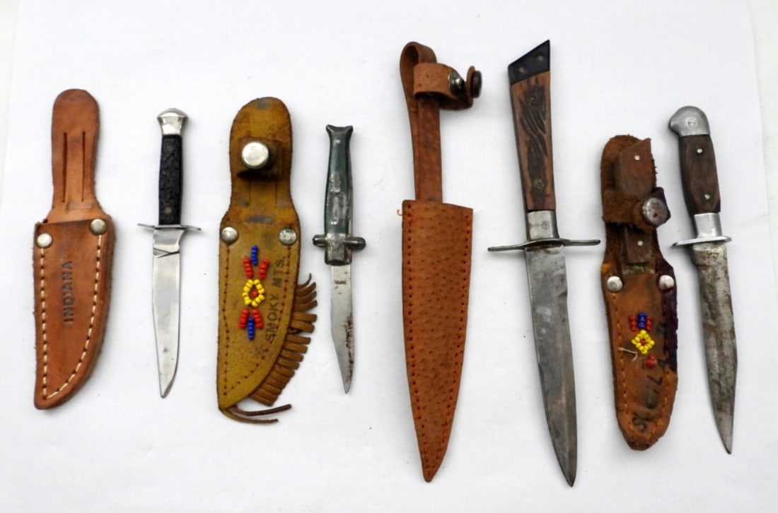 (5) MINI SOUVENIR STRAIGHT KNIVES: (4) with SHEATHS