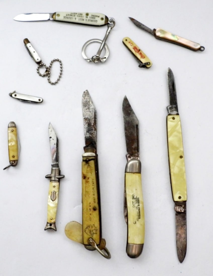 DICK TRACY VINTAGE KNIFE w/WHISTLE (1 of 3)