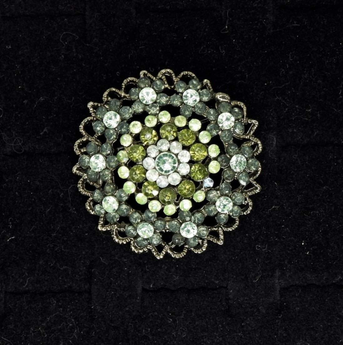 Uranium Glass Vintage Brooch (1 of 3)
