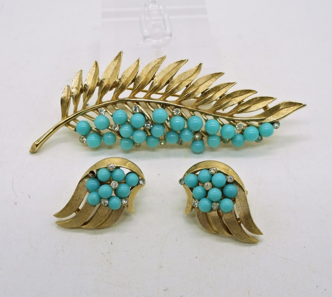 TRIFARI Gold & Blue Set (1 of 2)