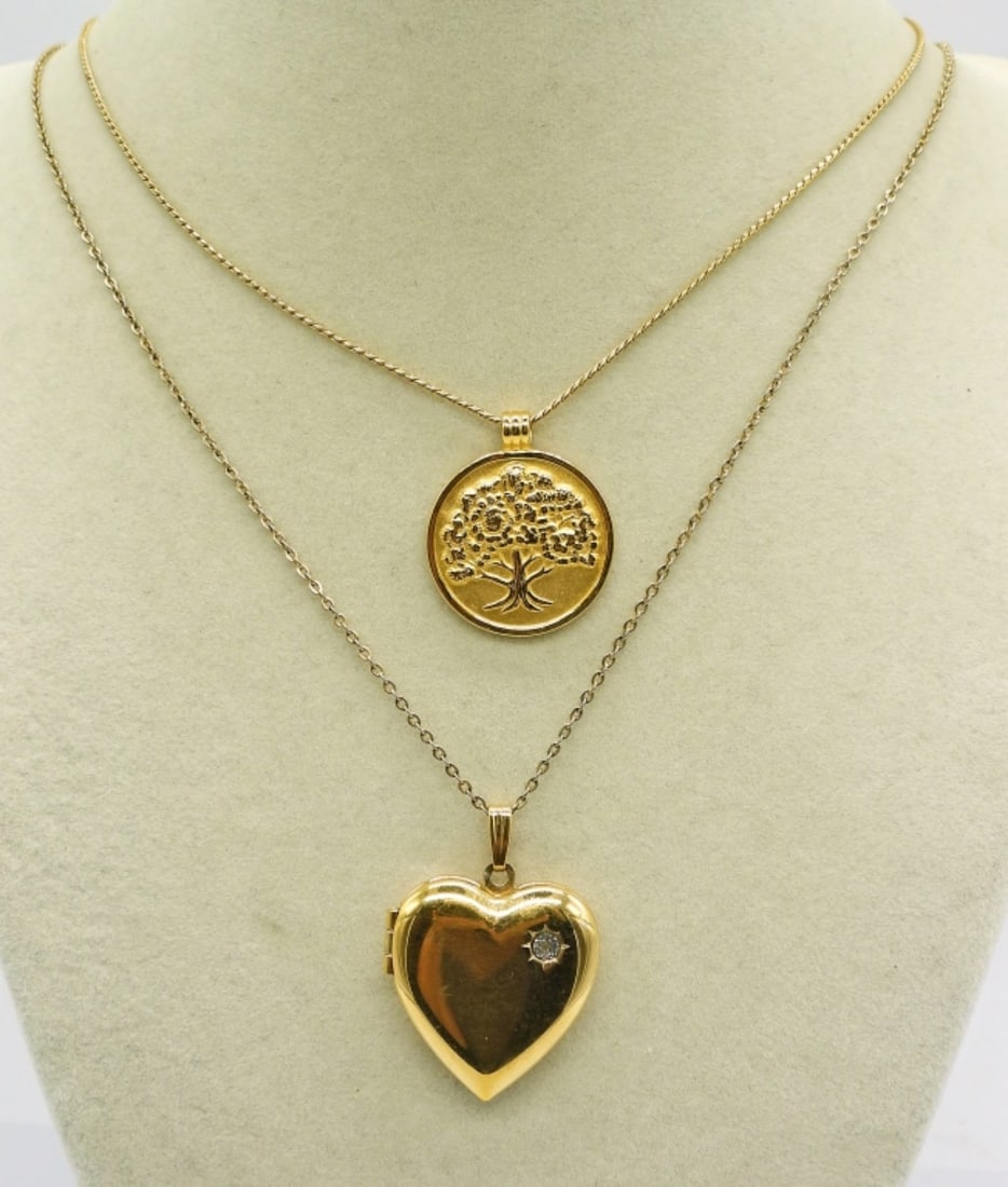 2 Vintage Gold Tone Necklaces: Two Gold Tone Necklaces with 18" & 24" Chains. Heart Locked Engraved with "Presidents Celebration 1979" and Circle is Engraved with "The Presidents Celebration 1980".