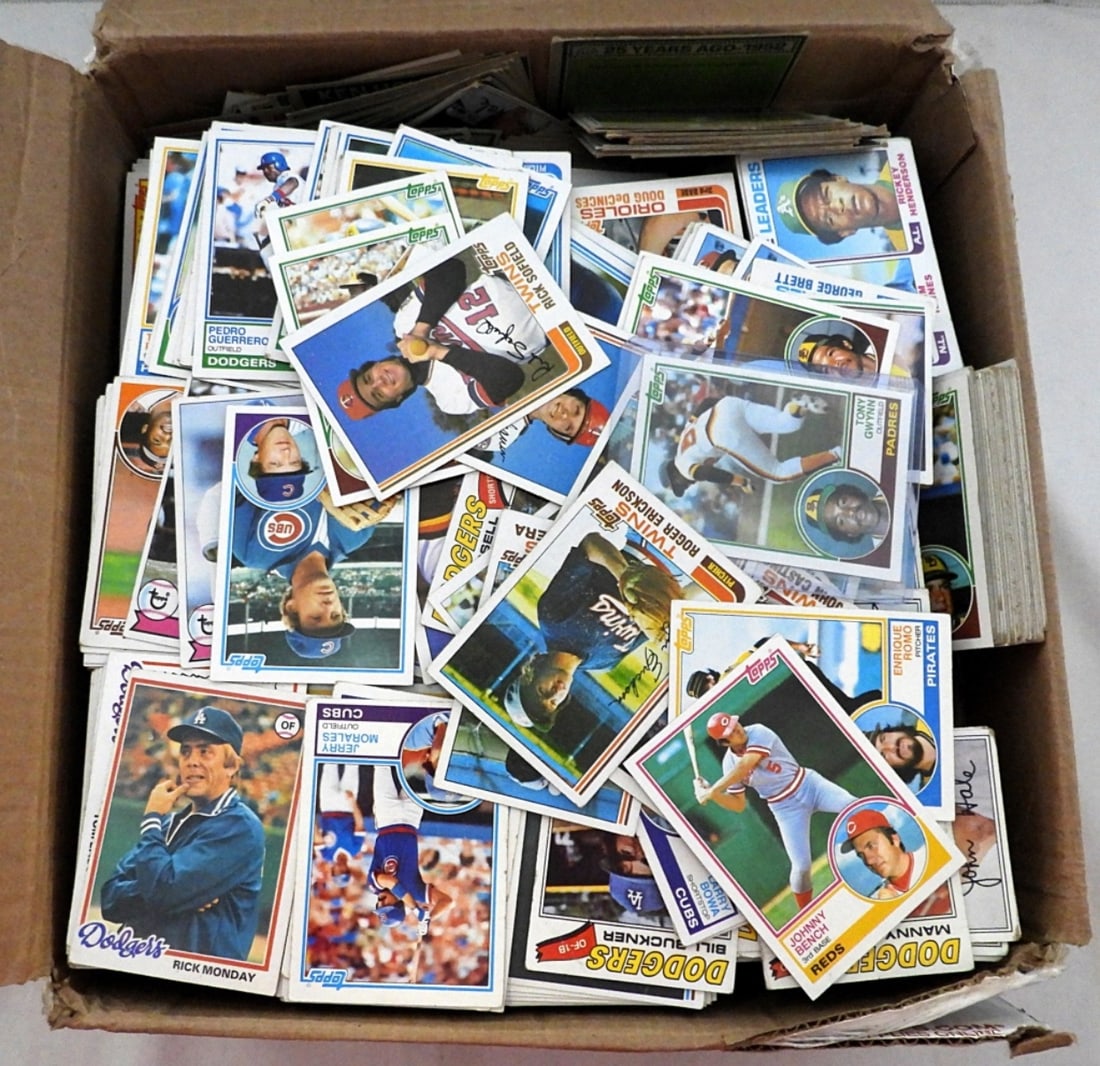 LARGE FLAT RATE BOX FULL  BASEBALL CARDS (1 of 3)
