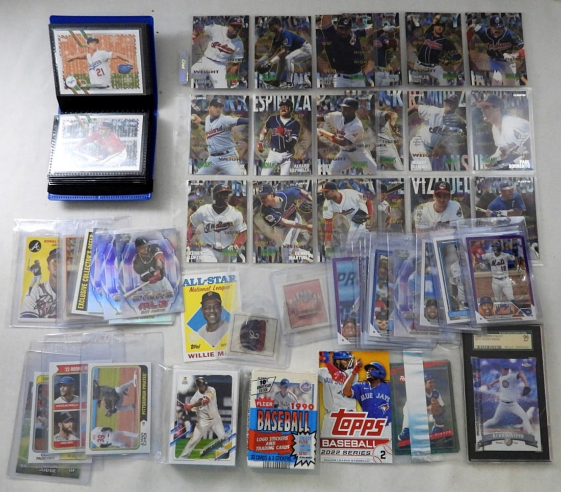 2022 CHRISTMAS SNOW FLAKE LOT plus (1 of 4)