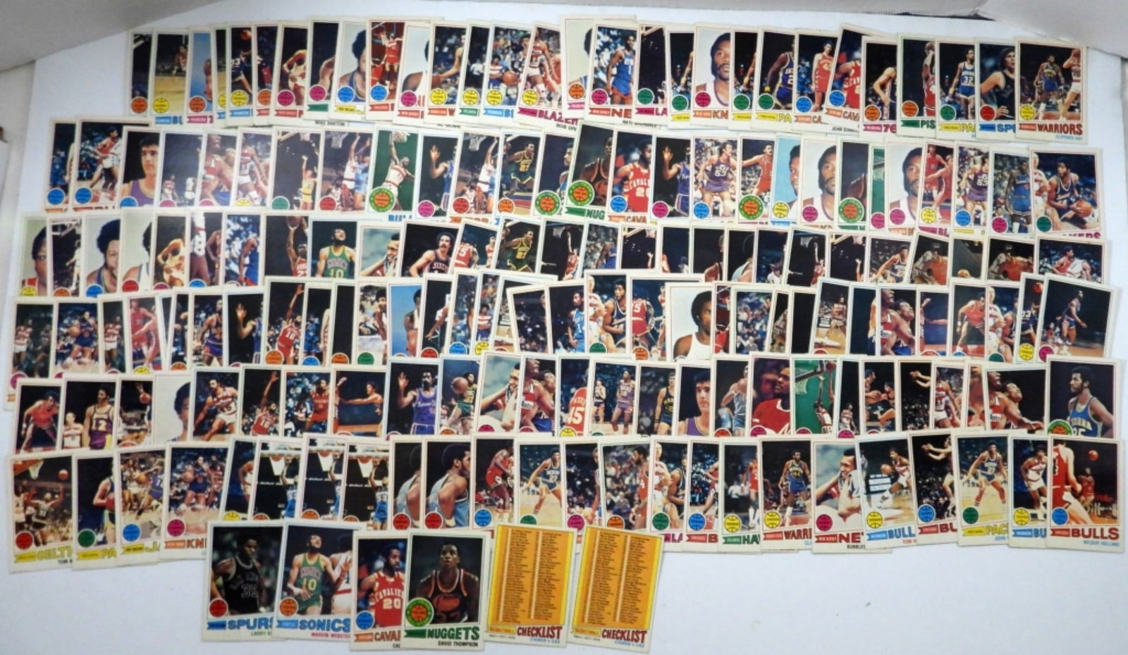 APPROX 300 1977-78 TOPPS BASKETBALL CARDS (1 of 5)