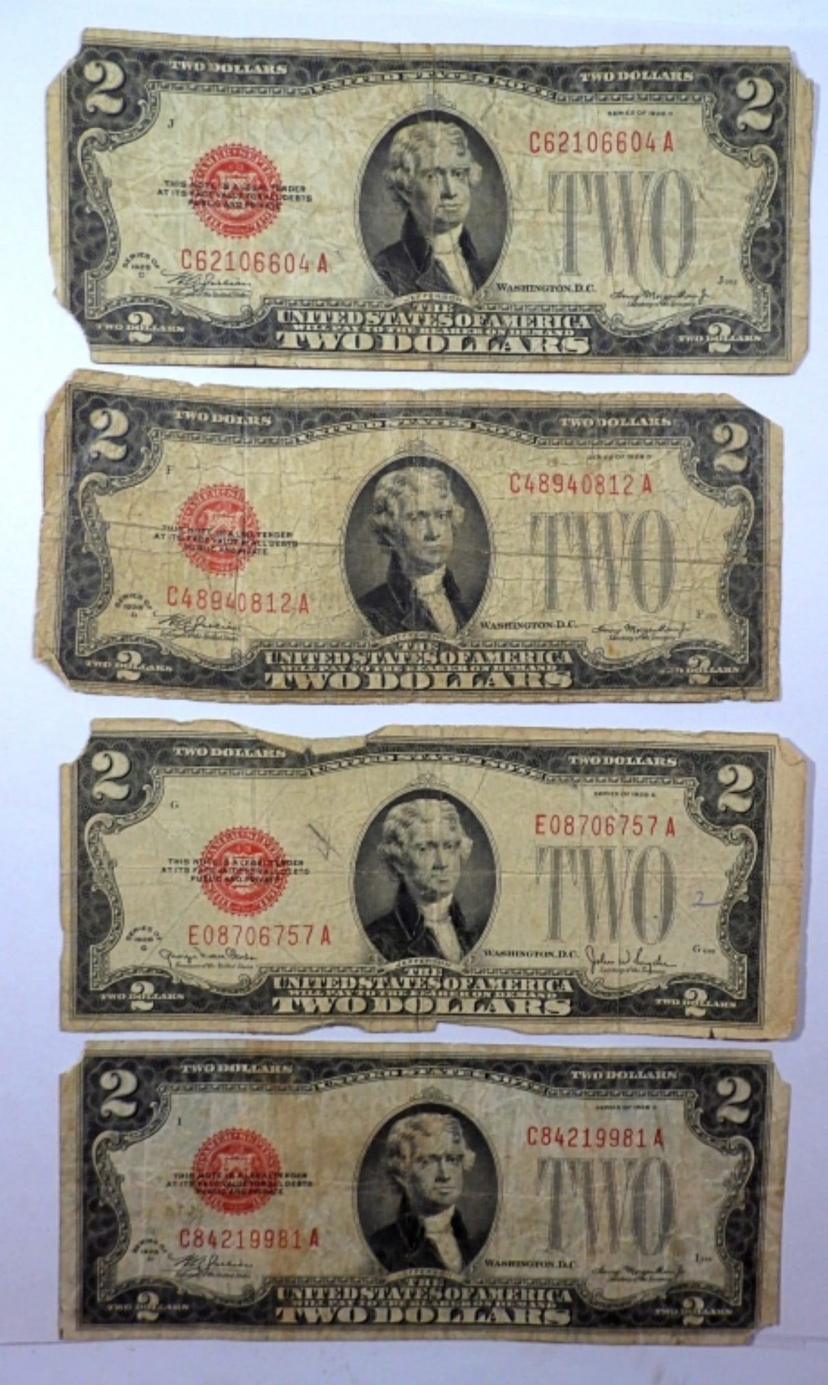 (4) 1928 $2 RED SEAL U.S. NOTES (1 of 2)
