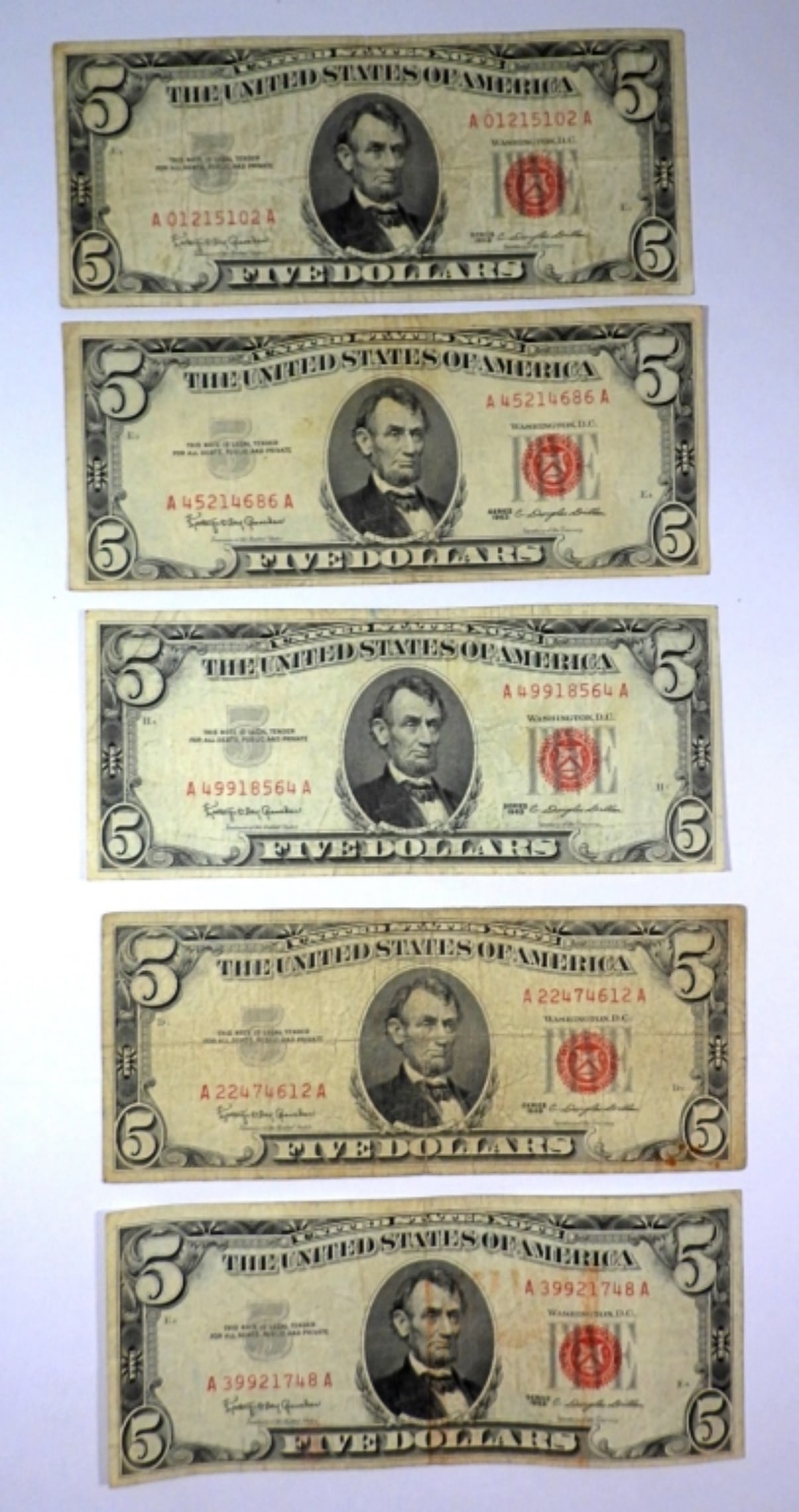 (5) 1963 $5 RED SEAL U.S. NOTES (1 of 2)