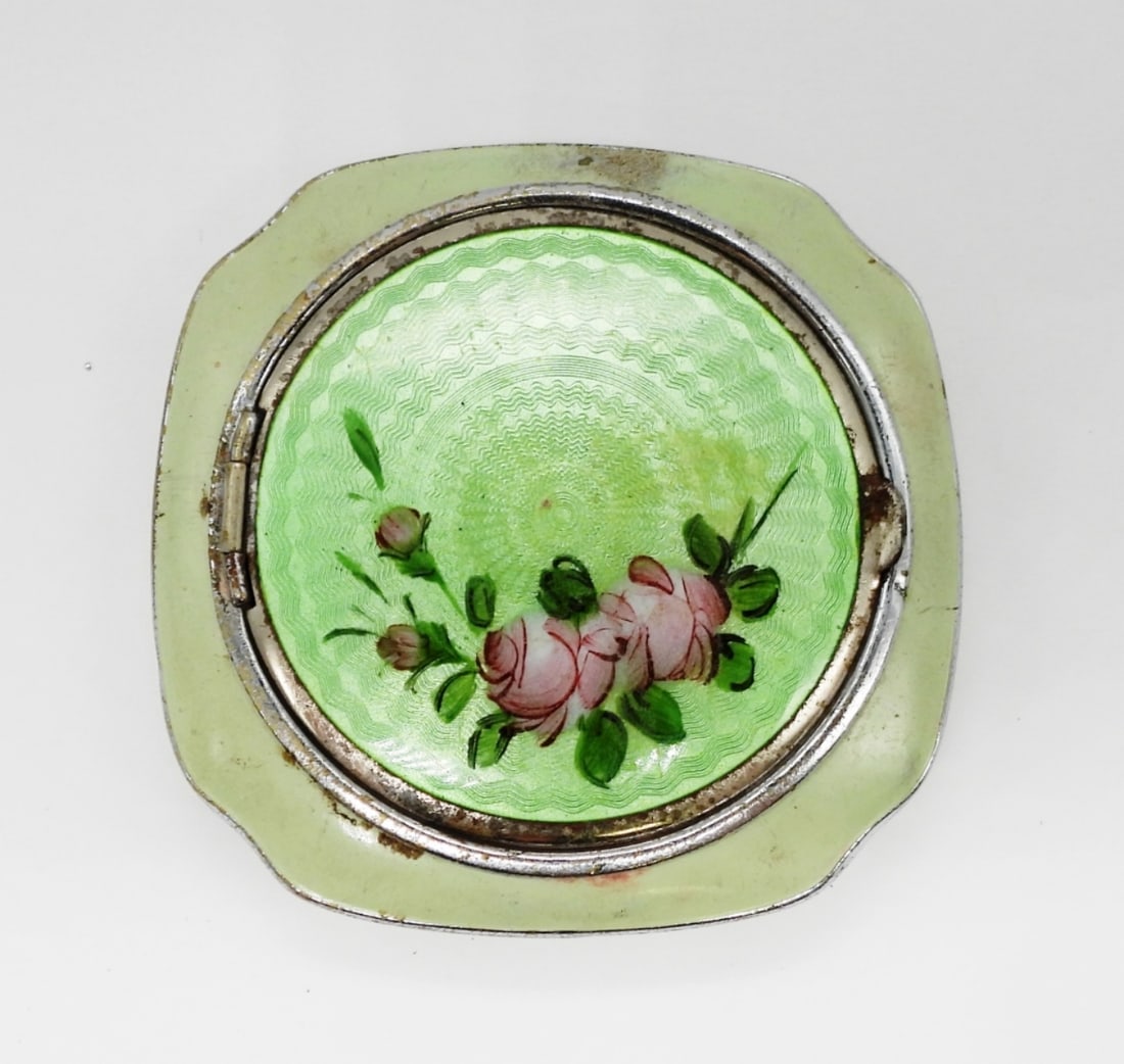 VINTAGE ENAMEL MAKEUP COMPACT (1 of 5)