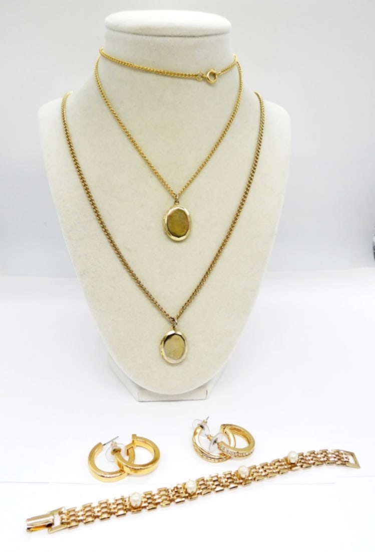 LOCKETS, BRACELET & EARRINGS (1 of 4)