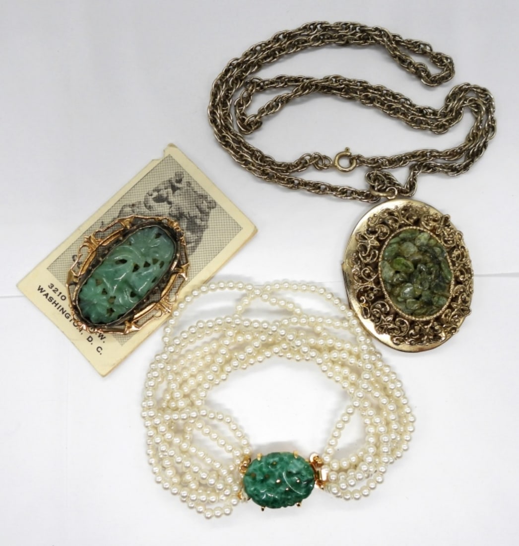 VINTAGE JADE JEWELRY SET OF 3 (1 of 2)