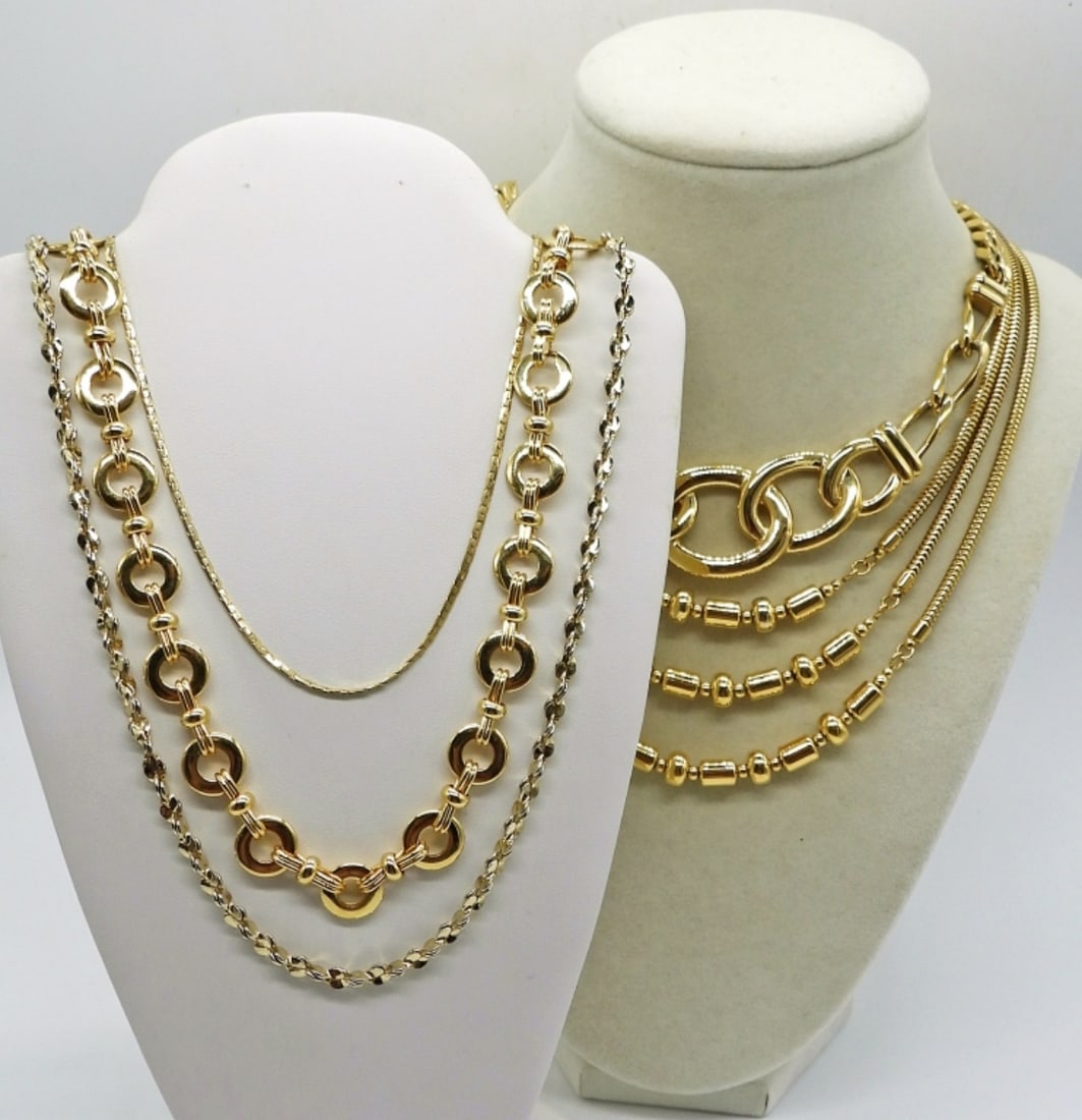5 GOLD TONE FASHION NECKLACES: 5 GOLD TONE FASHION NECKLACES. 2 ARE MONET BRAND. 29", 26", 15". MONET NECKLACES ARE 18" & 17".
