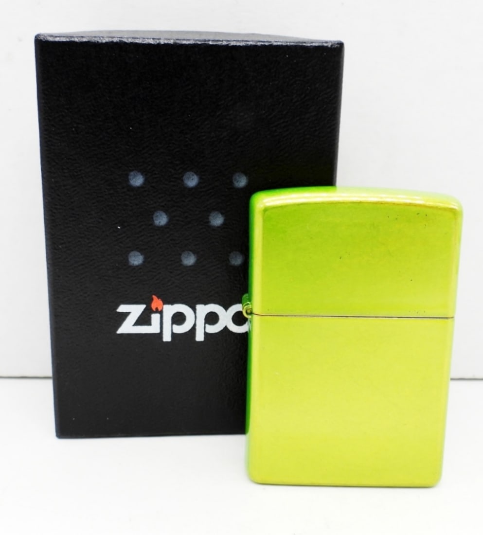 2009 SEALED ZIPPO LIGHTER (1 of 4)