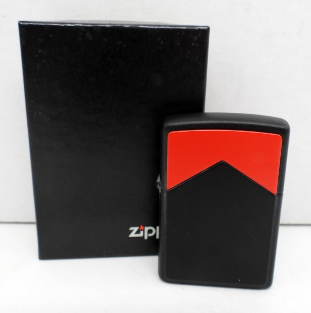1997 UNFIRED MARLBORO RED ROOF ZIPPO (1 of 4)