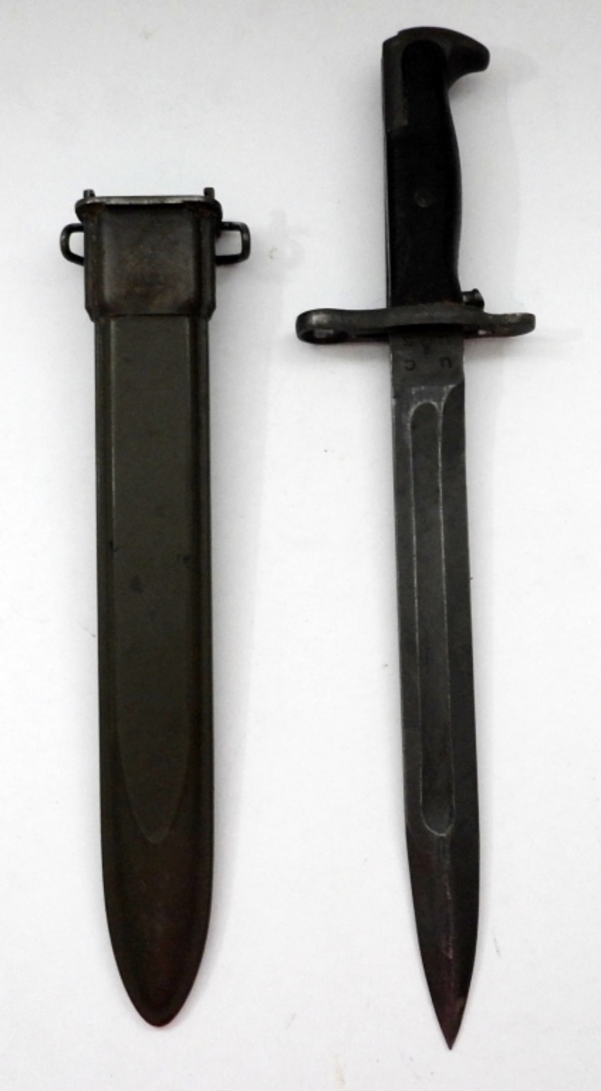 WWII U.S. M1 GARAND BAYONET (1 of 4)