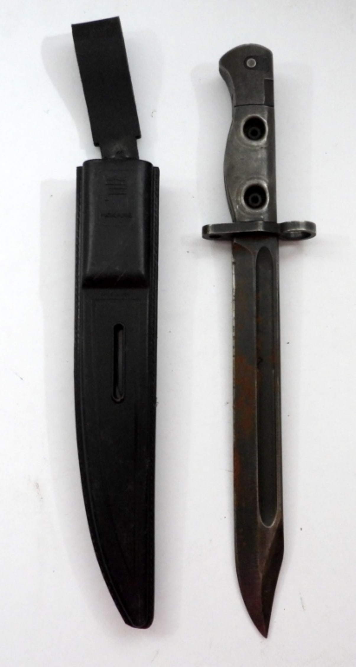 VINTAGE BAYONET WITH FISKARS SCABBARD: 7.5" BLADE WITH METAL HANDLE, NO MARKINGS ON KNIFE, SCABBARD FISKARS, LIGHT RUST ON BLADE