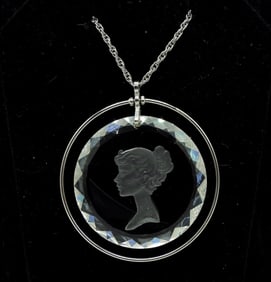VINTAGE "HALLMARK" INTAGLIO CAMEO
