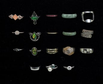18 VARIOUS FASHION RINGS