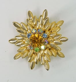 BROOCH WITH URANIUM GLASS