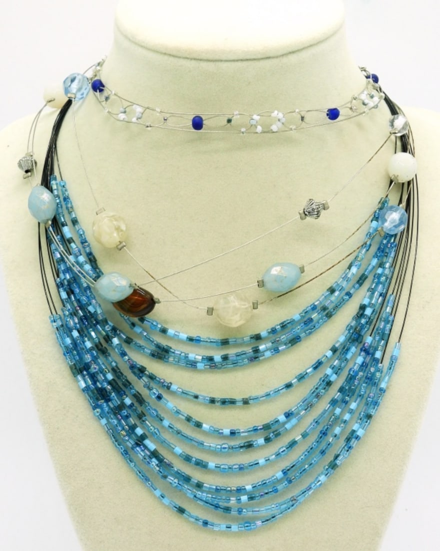 3 BEADED WIRE NECKLACES (1 of 4)