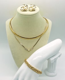 2 NECKLACES, BRACELET & EARRINGS