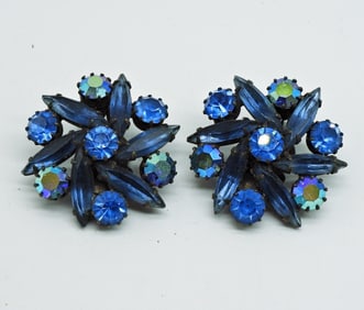 VINTAGE WEISS EARRINGS