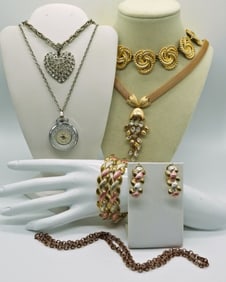 LOT FOF 8 FASHION NECKLACES & MORE