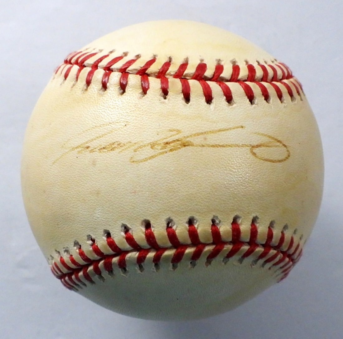 IVAN RODRIGUEZ AUTOGRAPHED BASEBALL (1 of 2)