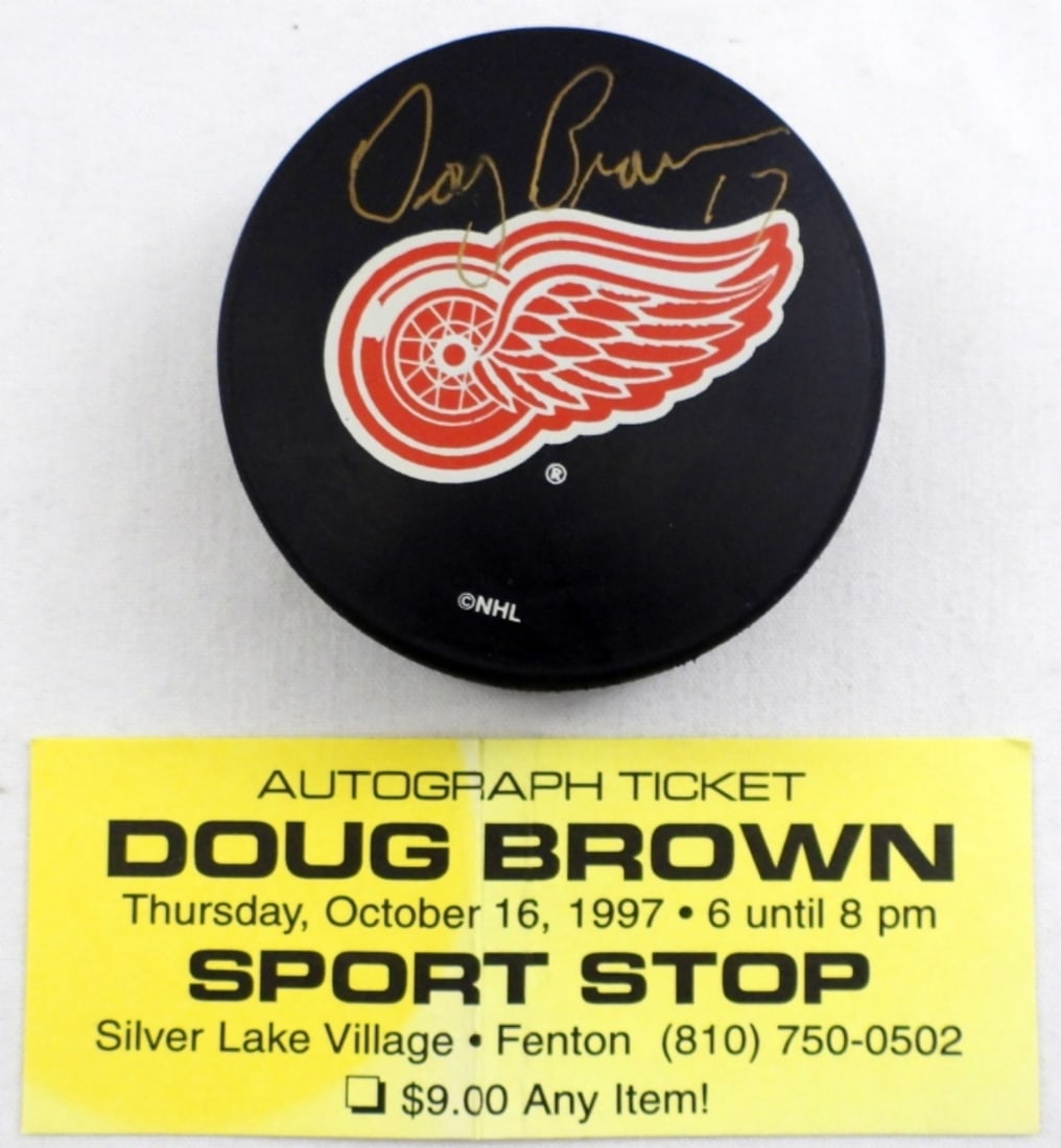 DOUG BROWN AUTOGRAPH NHL RED WING PUCK (1 of 3)