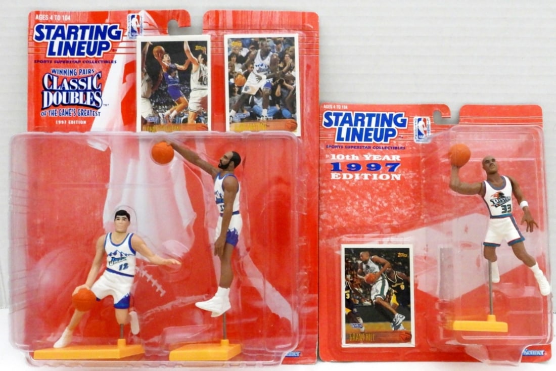 (2) STARTING LINEUP BASKETBALL FIGURINES (1 of 2)