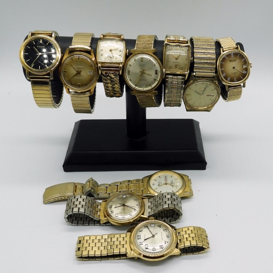 10 VINTAGE MEN'S WRIST WATCHES (1 of 3)