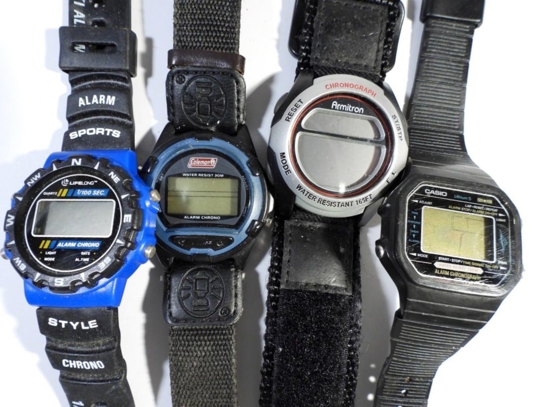 (4) MEN'S DIGITAL WRIST WATCH (1 of 3)