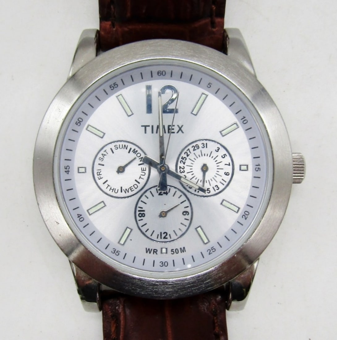 TIMEX MENS CHRONO WATCH (1 of 4)