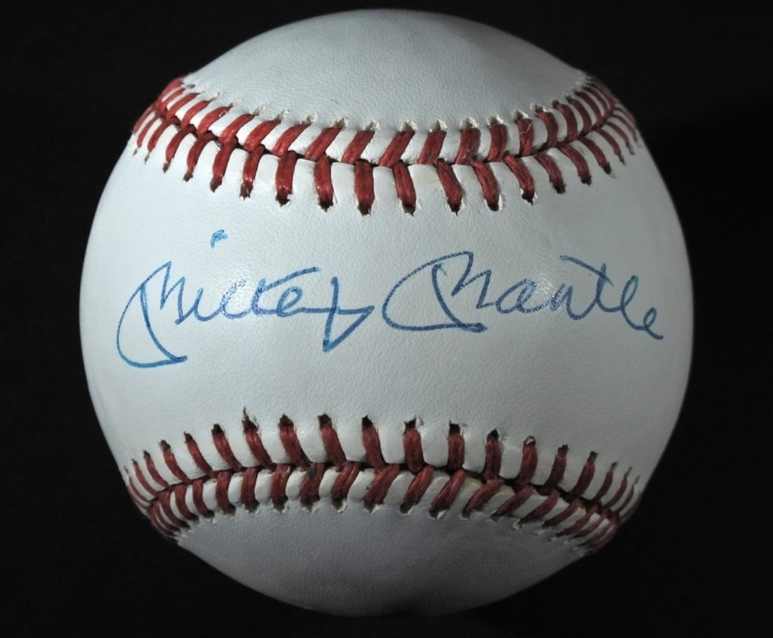 MICKEY MANTLE AUTO BASEBALL (1 of 2)