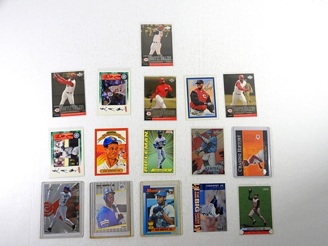 16 KEN GRIFFEY JR BASEBALL CARDS (1 of 5)
