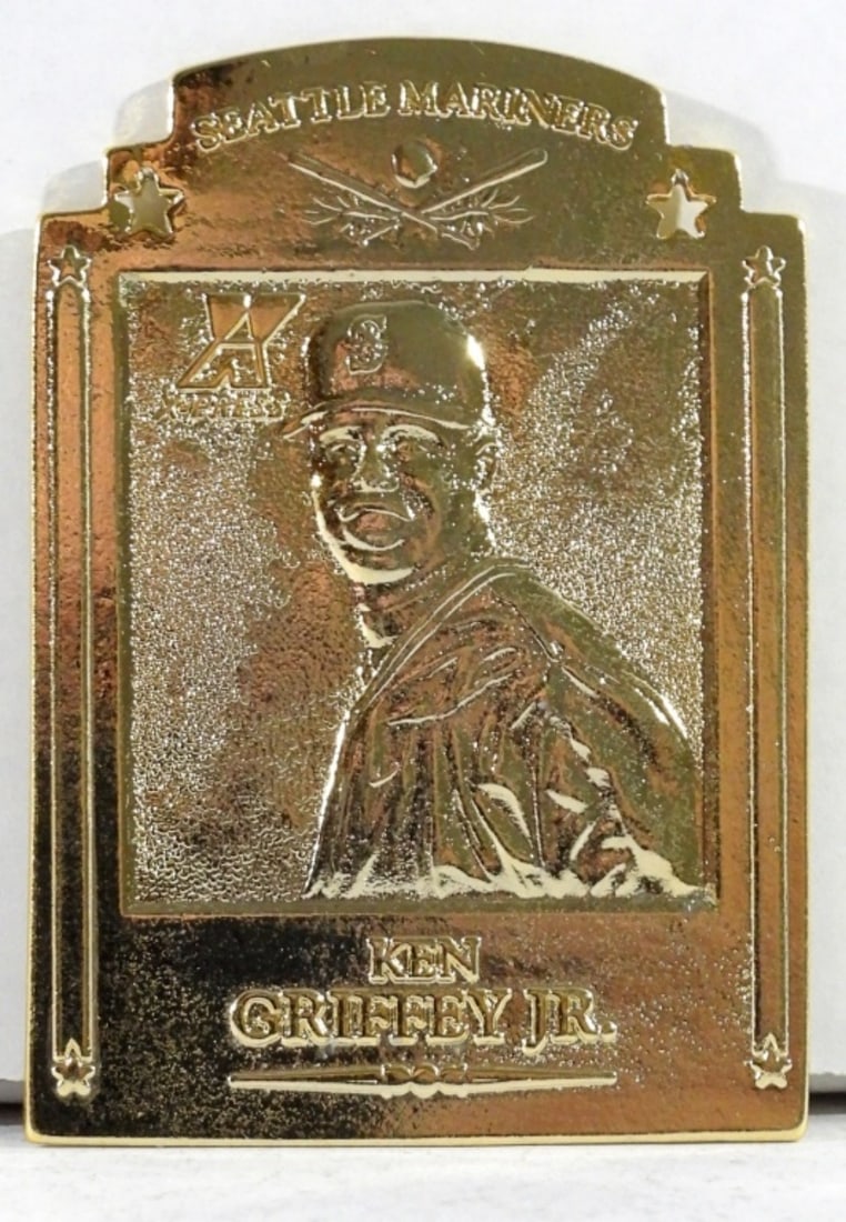 3 1997 PINNACLE GOLD KEN GRIFFEY JR (1 of 2)