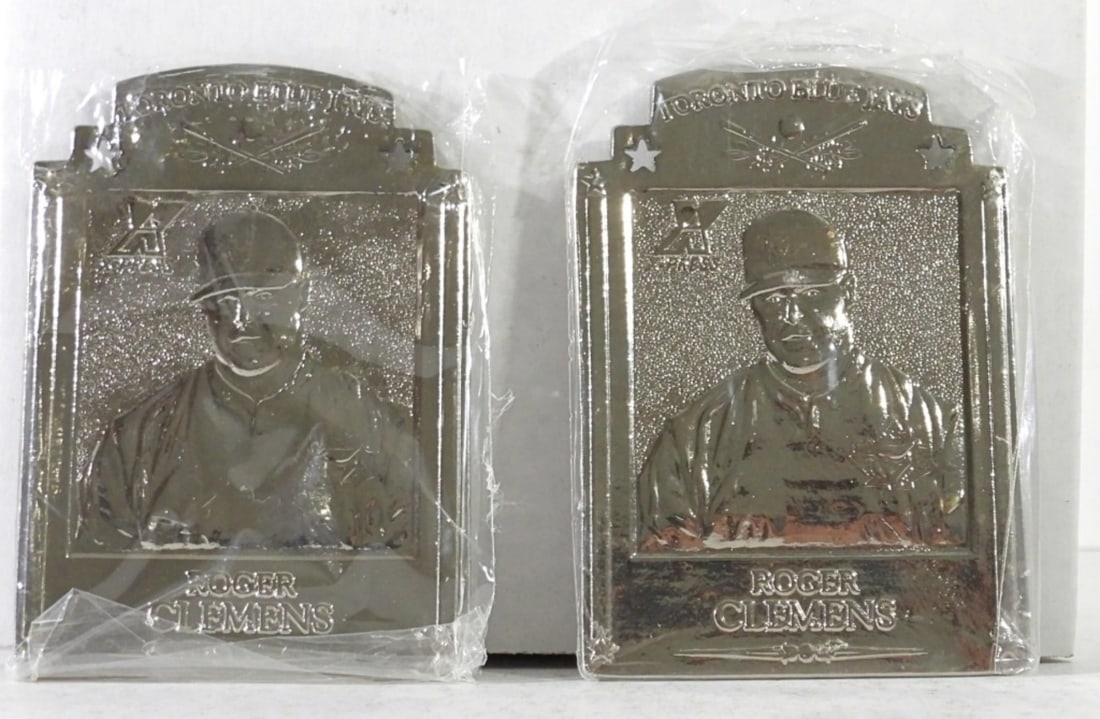 2 1997 PINNACLE SILVER ROGER CLEMENS: 2 1997 ROGER CLEMENS PINNACLE SILVER X-PRESS METAL WORKS #008/400,007/400