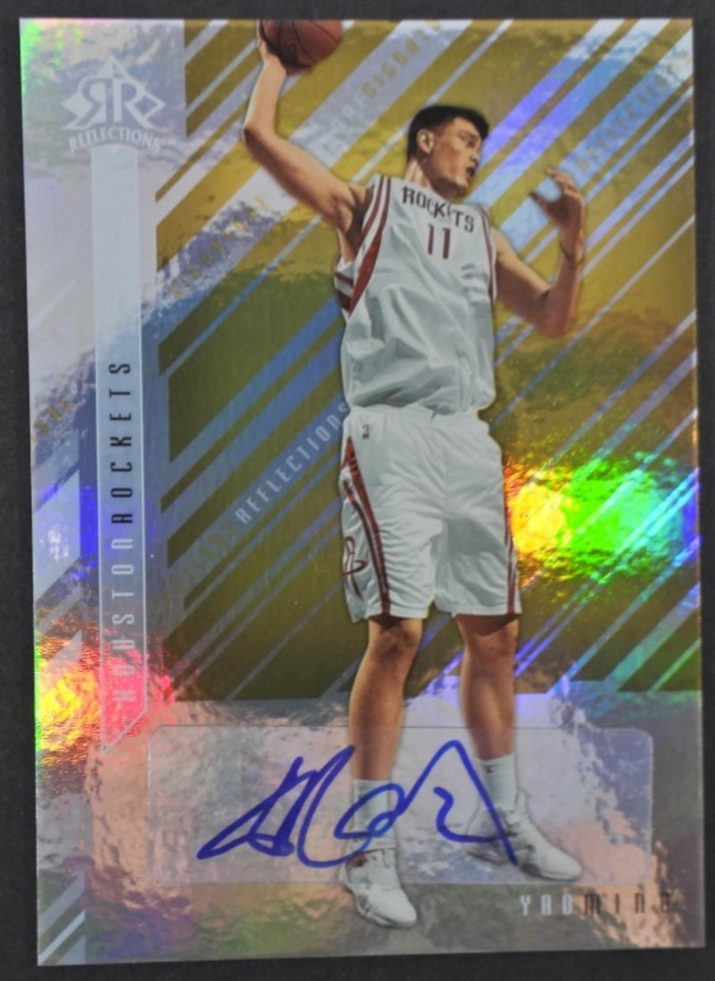 YAO MING AUTO CARD 16/25 (1 of 2)