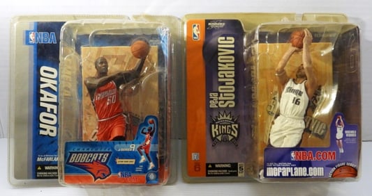(2) MCFARLANE NBA FIGURINES