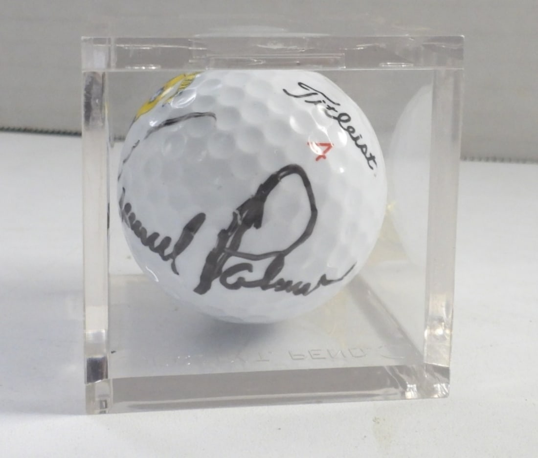 ARNOLD PALMER SIGNED GOLF BALL (1 of 2)
