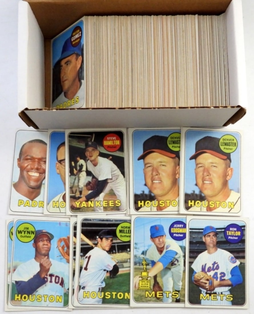 APPROX 250 1969 TOPPS BASEBALL CARD (1 of 2)