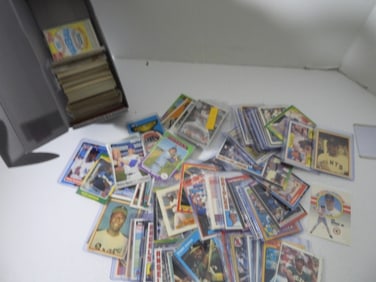 SPORTS CARD UNSEARCHED LOT - FINDS?