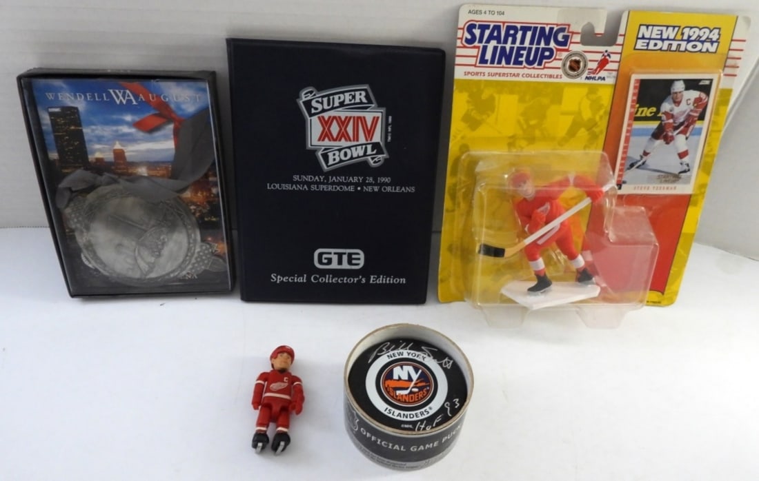 BILL SMITH SIGNED HOCKEY PUCK & MORE: CARDS / YZERMAN FIGURINE & MORE