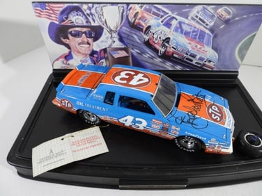 RICHARD PETTY SIGNED RACE CAR