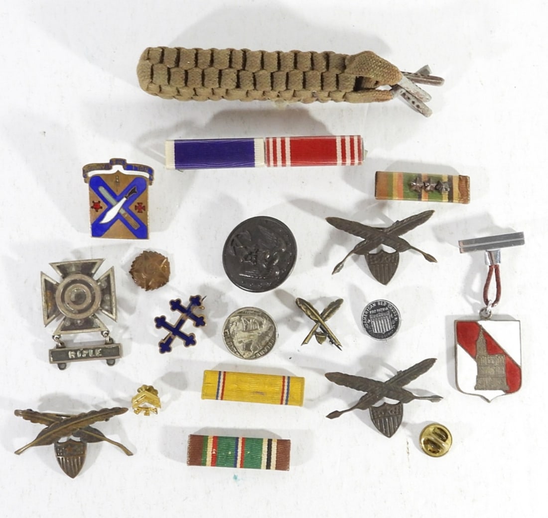 VINTAGE MILITARY PIN LOT - ENAMEL PINS: BUTTON & MORE