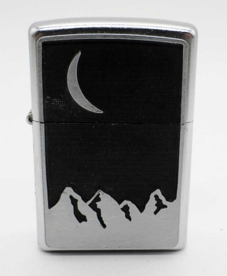2000 UNFRIED MARLBORO MOON ZIPPO (1 of 4)