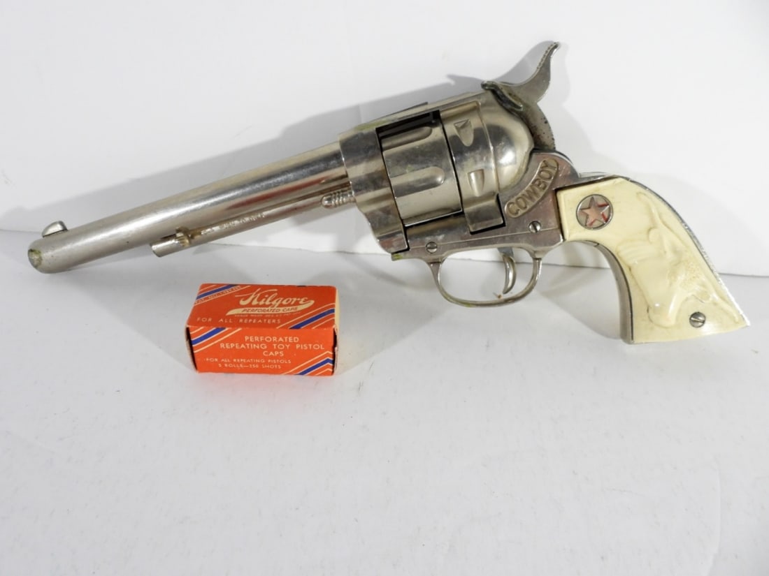 12" LONG WESTERN COWBOY CAP GUN: NEEDS LIGHT REPAIR