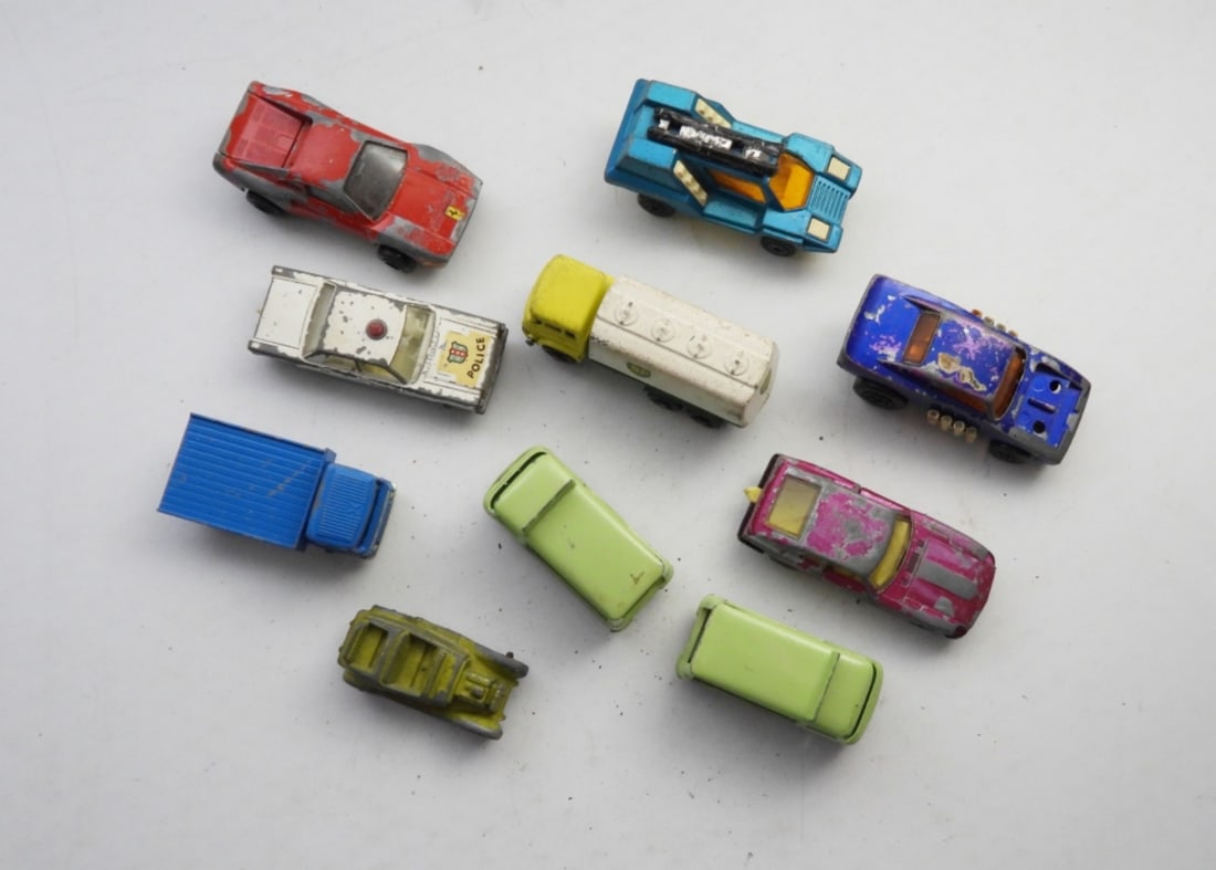 (10) MATCHBOX & MORE - ALL DIFFERENT: TRUCKS & CARS