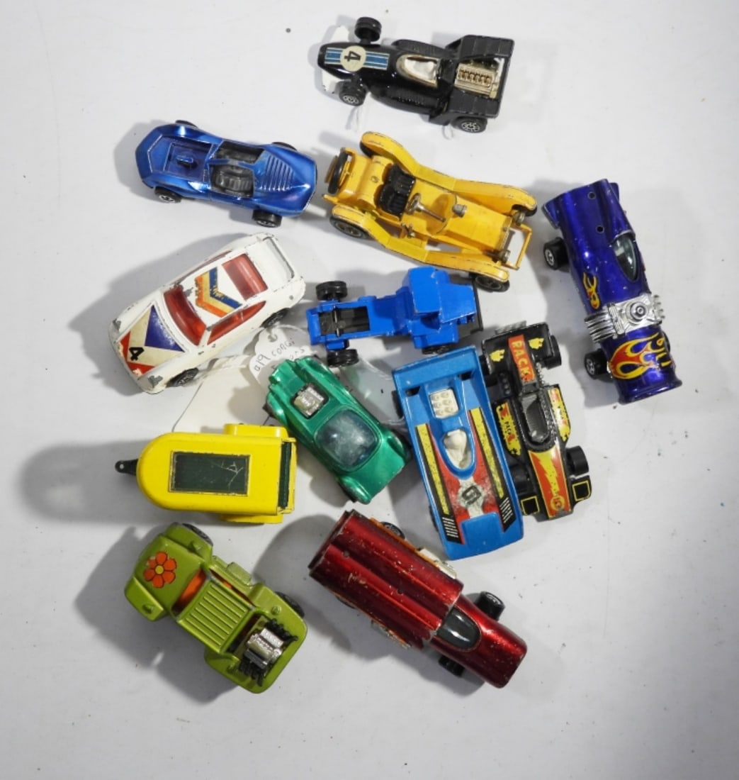 (12) MINI TOY CARS - HOT WHEELS (1 of 2)