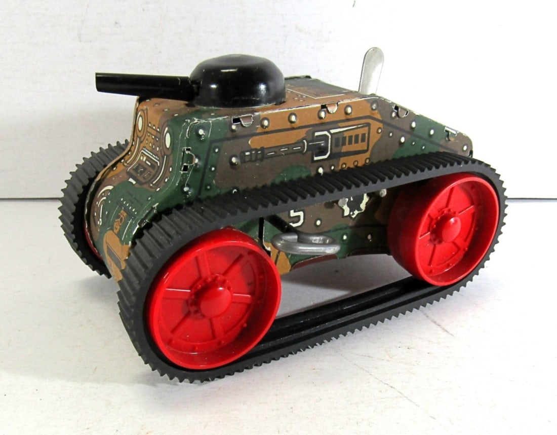 MARX MIDGET TIN ARMY TANK (1 of 4)